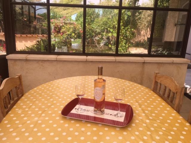 Gite L'Annexe Villelaure Luaran gambar