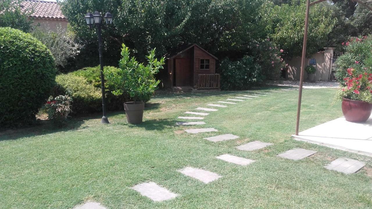 Gite L'Annexe Villelaure Luaran gambar